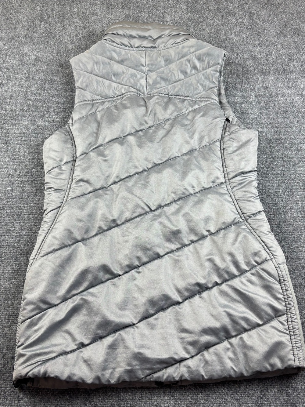 SMARTWOOL Women’s Silver Grey Smartloft 150 insulated Puffer Vest size: Medium - Picture 2 of 9